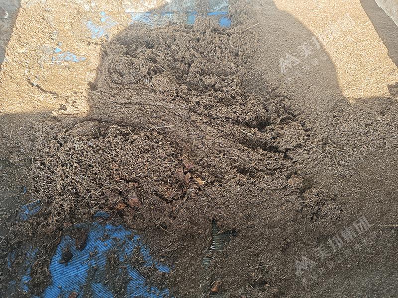 美邦高壓對(duì)輥壓榨機(jī)在椰糠脫水中的應(yīng)用優(yōu)勢(shì)